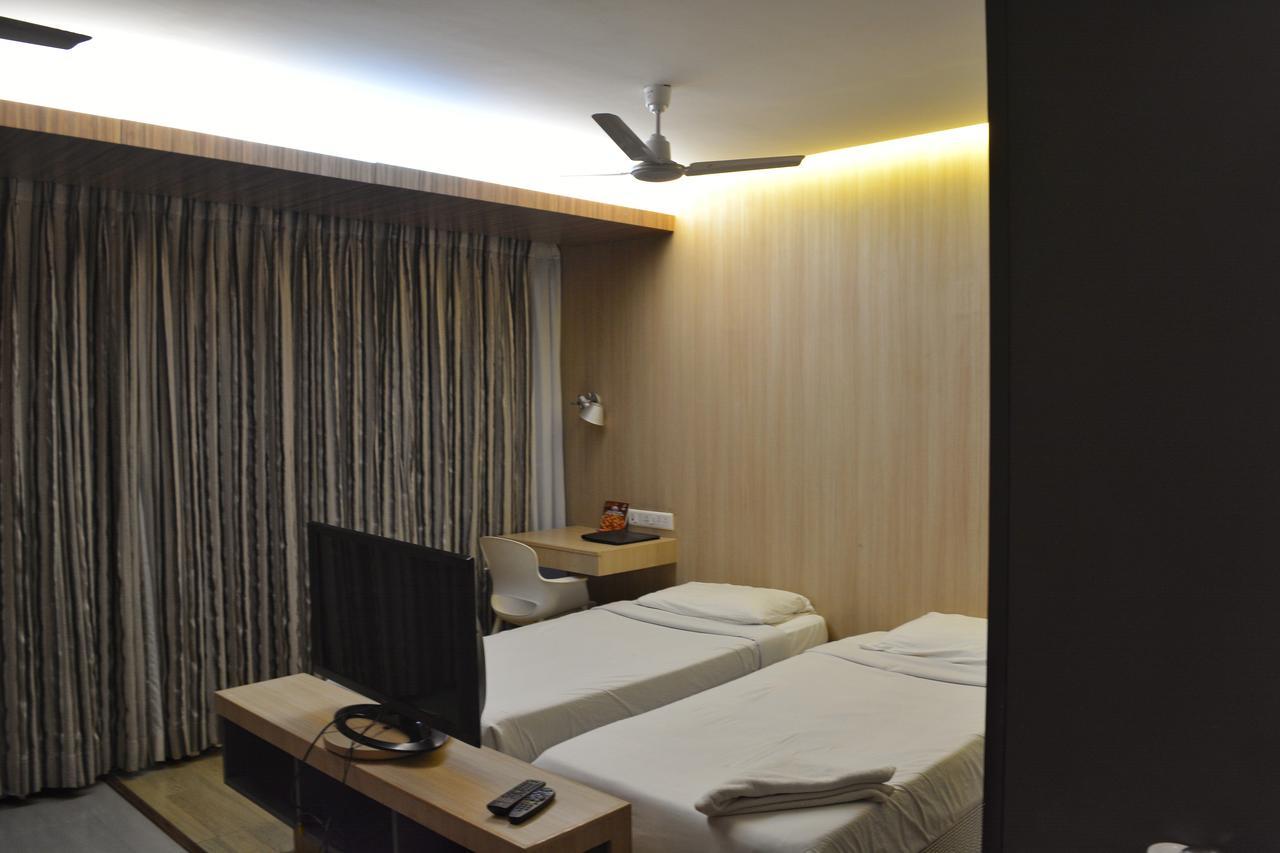 Satkar Paradise Aparthotel Manipal Esterno foto