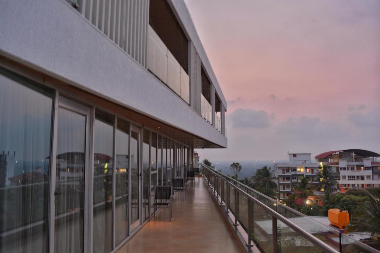 Satkar Paradise Aparthotel Manipal Esterno foto